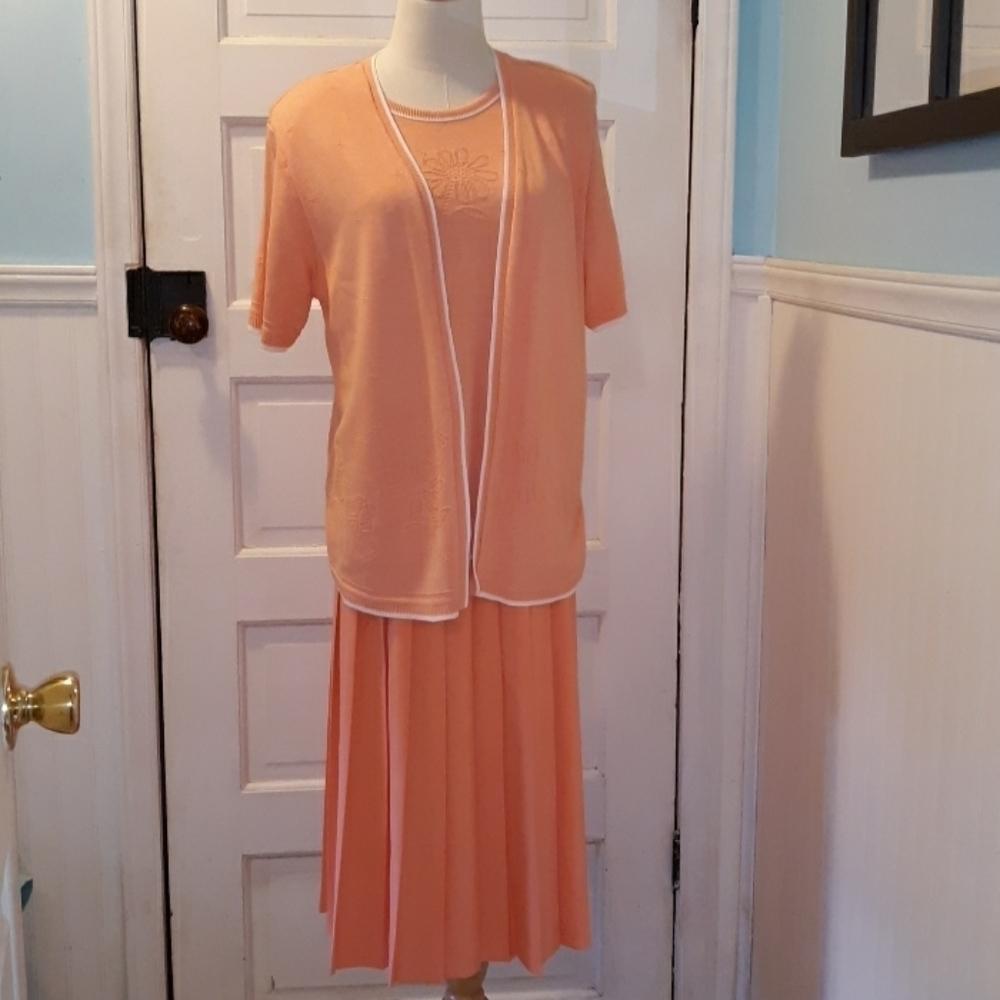 Vintage 1980s Southern Lady medium skirt sweater
